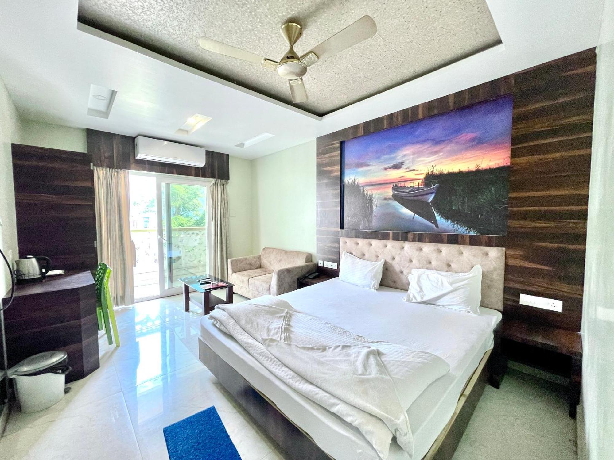 Hotel R R Fully-air-conditioned-hotel Card Payment Accepted Near-sea-beach-&-temple With-lift-and Restaurant-availability Puri