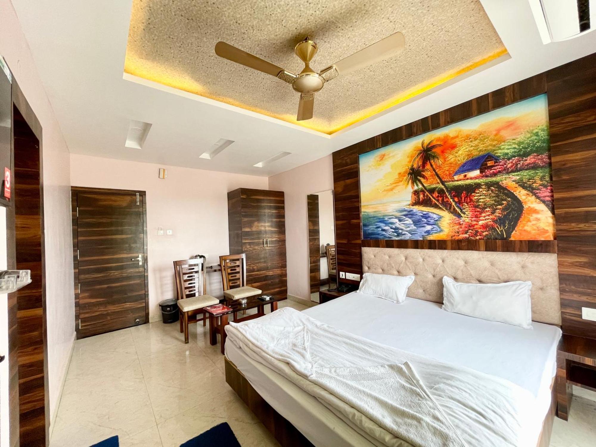 Hotel R R Fully-air-conditioned-hotel Card Payment Accepted Near-sea-beach-&-temple With-lift-and Restaurant-availability 3*